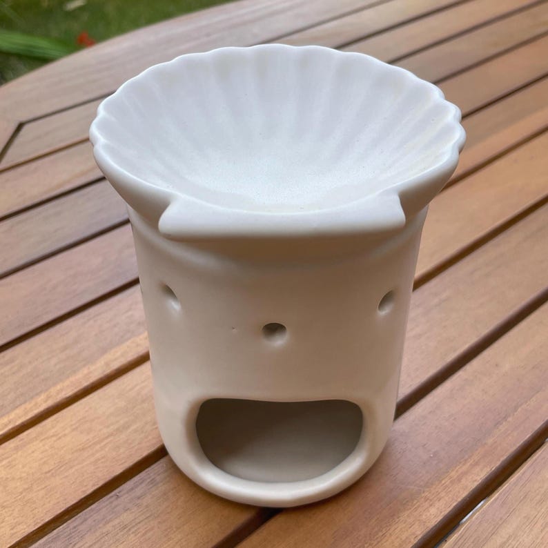 Scallop Shell Wax Melt Burner – Ivory Ceramic Wax Warmer – Coastal Beach Décor – Mermaid Inspired Gift –Free UK Shipping