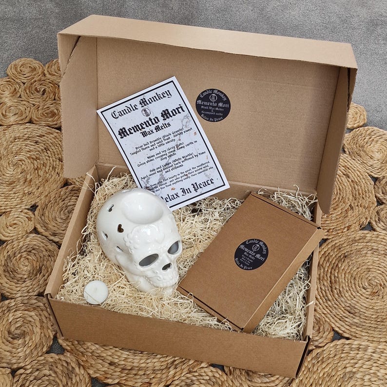 Memento Mori Wax Melts – Gothic Gravestone & Wax Melter Gift Set – Natural Essential Oils – Gothic Cemetery Hamper