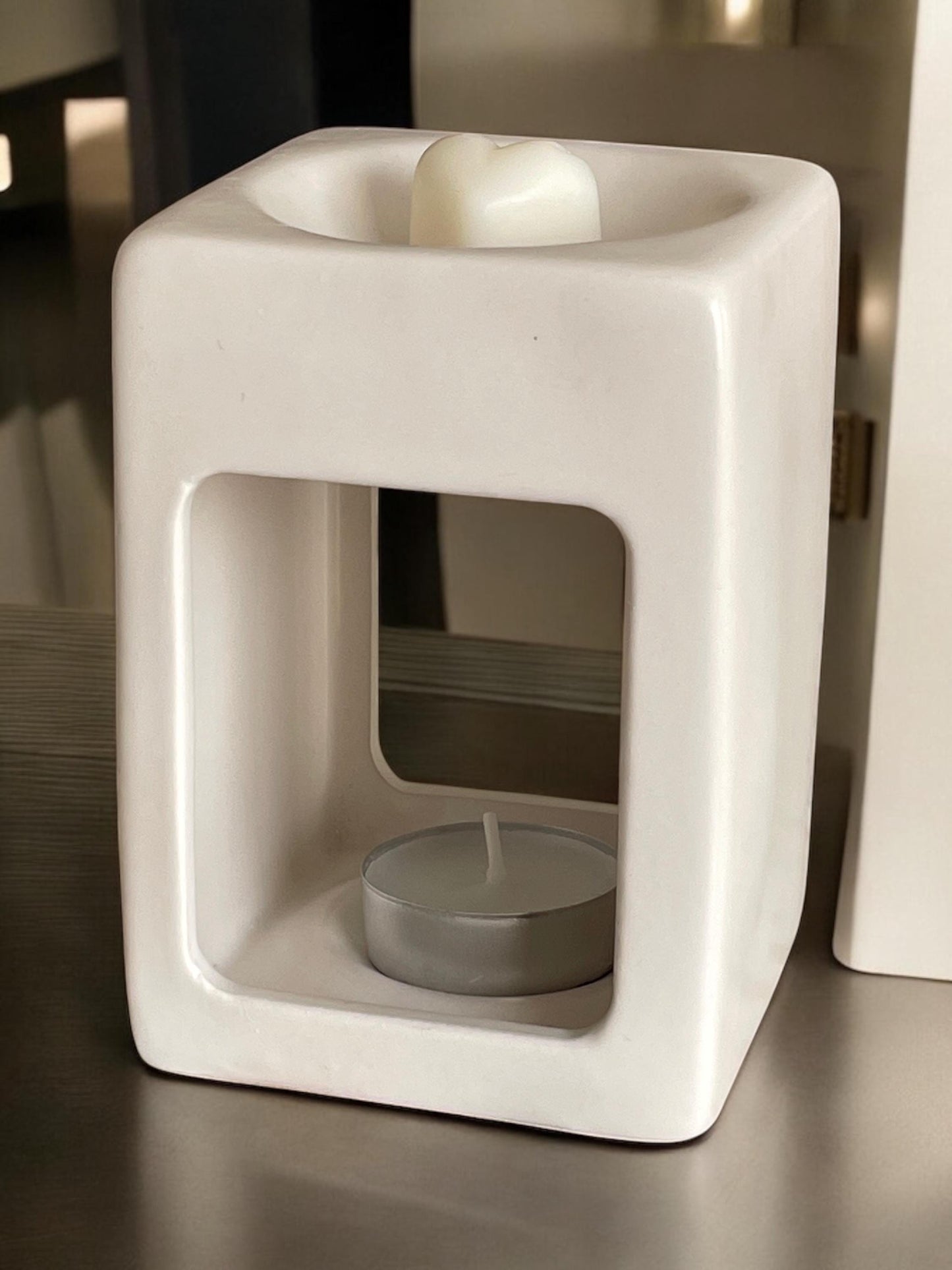 Minimalist White Ceramic Sleek Wax Melt Burner Melter Free Postage to UK