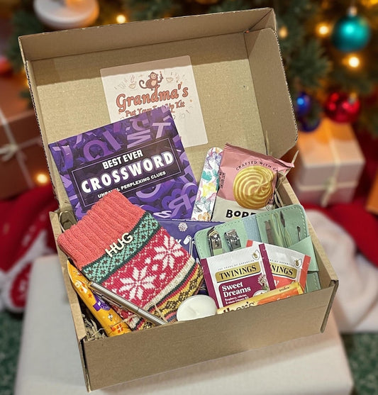 Personalised Christmas “Put Your Feet Up” Gift Hamper for Grandma – Cosy Pamper Treats for Nan, Mum, Auntie – Free UK Delivery