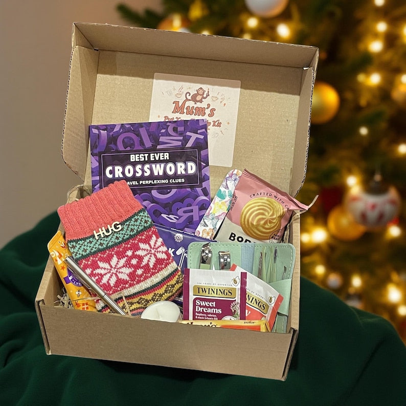 Personalised Christmas “Put Your Feet Up” Gift Hamper for Grandma – Cosy Pamper Treats for Nan, Mum, Auntie – Free UK Delivery