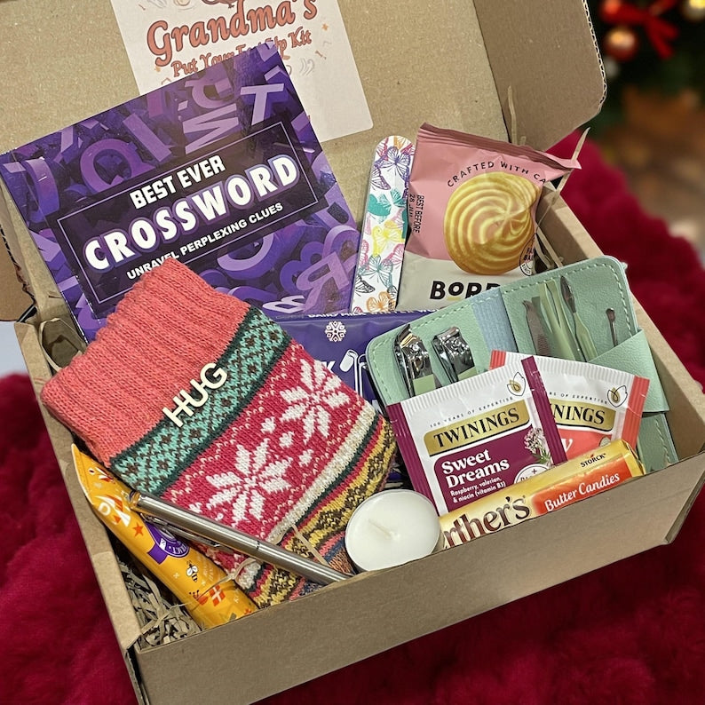 Personalised Christmas “Put Your Feet Up” Gift Hamper for Grandma – Cosy Pamper Treats for Nan, Mum, Auntie – Free UK Delivery