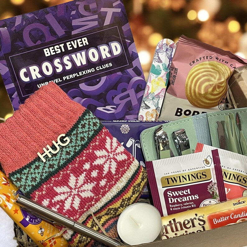 Personalised Christmas “Put Your Feet Up” Gift Hamper for Grandma – Cosy Pamper Treats for Nan, Mum, Auntie – Free UK Delivery