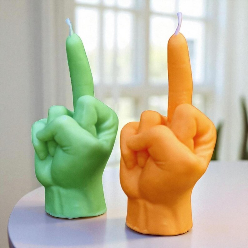 Middle Finger Candle – Funny Rude Swear Gift –Cheeky Home Décor – Novelty Adult Humour Present | Custom Fragrance & Colour | Free UK Post