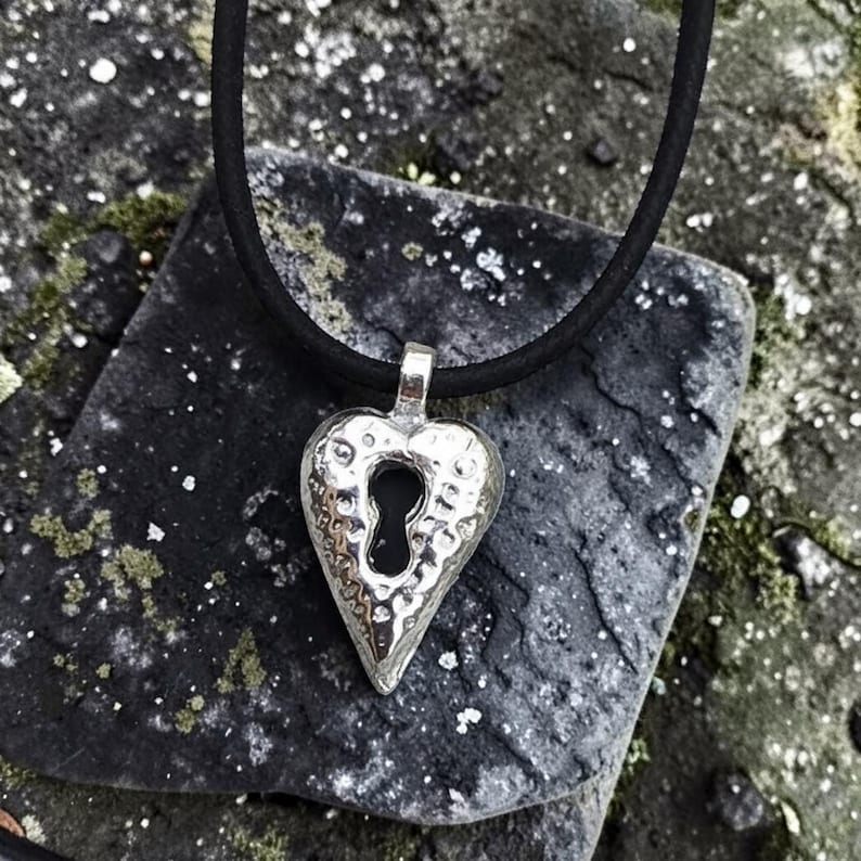 Heartbound Victorian Style Love Token Sterling Silver Heart Pendant – Handmade Necklace Jewellery