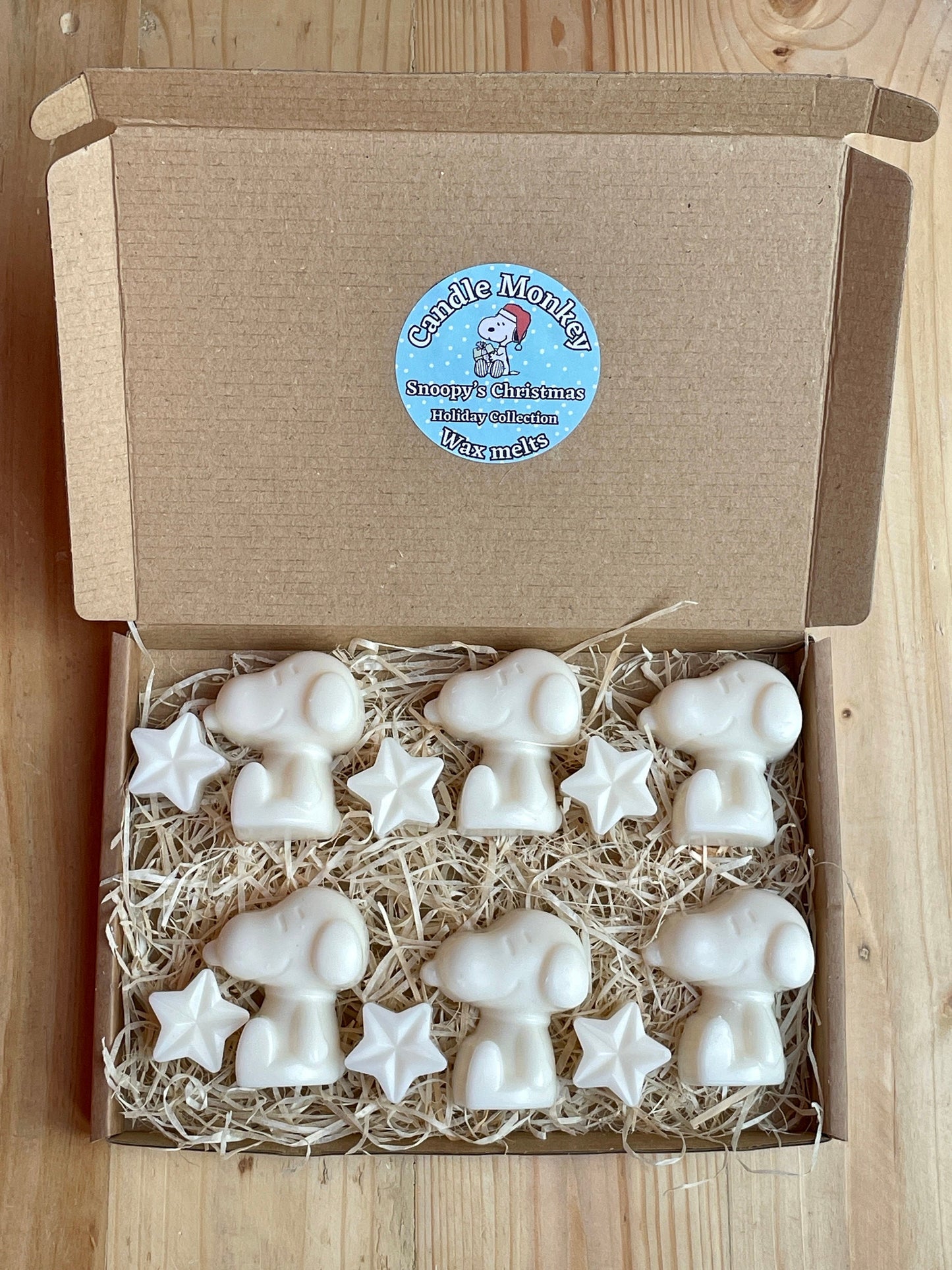 Selbstgemachte Snoopy's Weihnachtswachs-Melts-Kollektion in Geschenkbox. Kostenlose Lieferung innerhalb Großbritanniens.