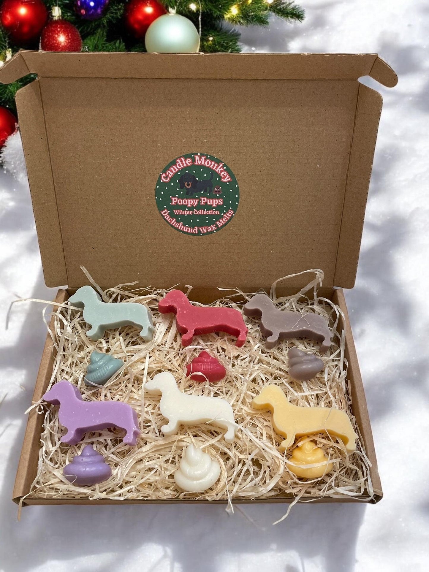 Poopy Pups - Winter Wax Melts Collection Festliche Weihnachtsdüfte mit Dackelmotiv in Geschenkbox. Kostenlose Lieferung innerhalb Großbritanniens.